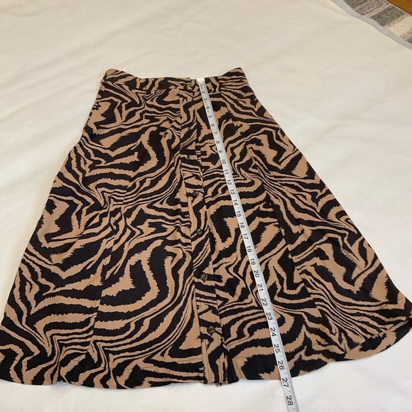Ganni animal Print Skirt Sets Top Surplice Neck Buttoned Front Skirt Sz 6 and 4 - Picture 15 of 16